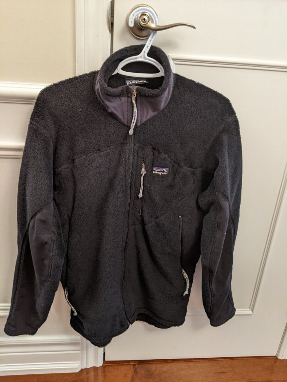 Patagonia black vintage fleece zip up sweater jacket in size medium